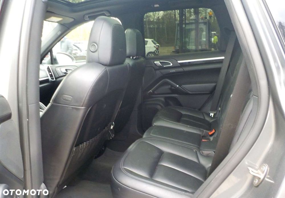Porsche Cayenne - 24