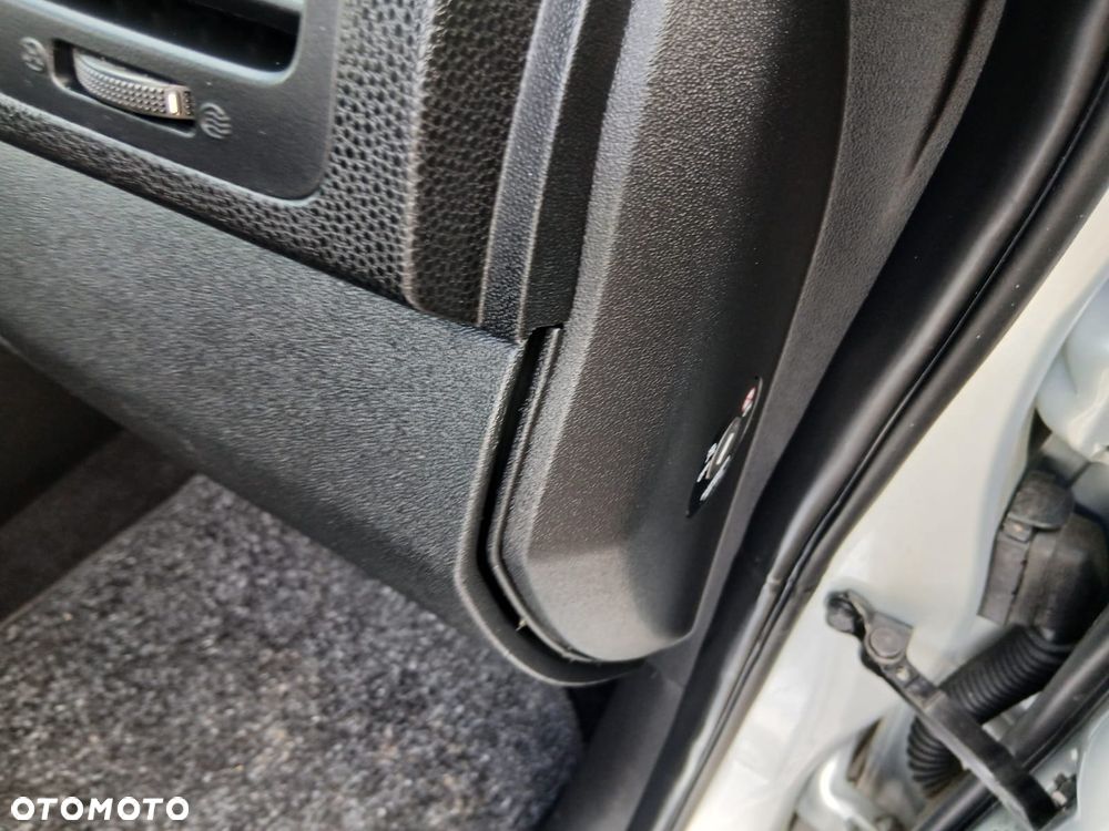 Kia Venga 1.4 CVVT Vision - 27