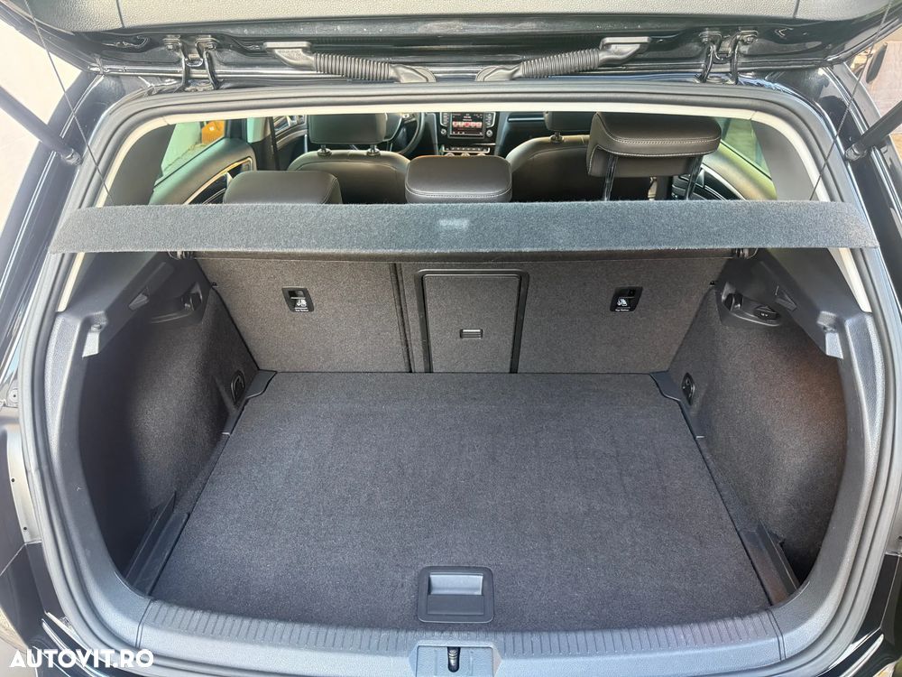 Volkswagen Golf - 14