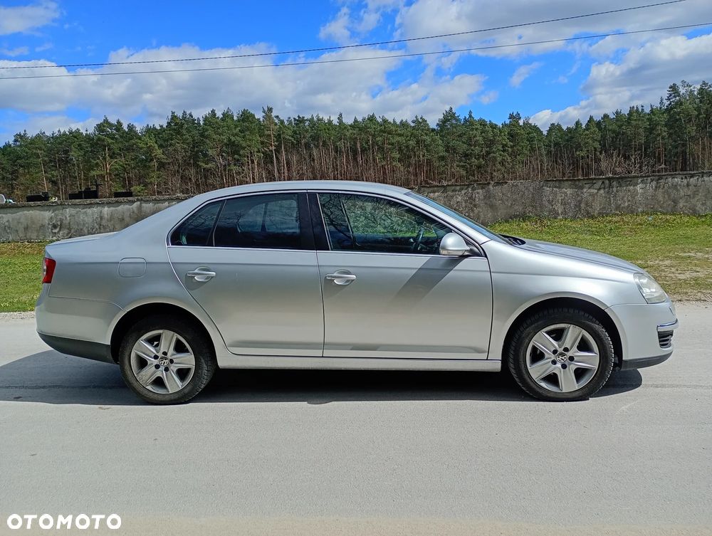 Volkswagen Jetta 1.9 TDI Comfortline - 14