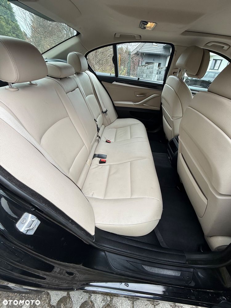 BMW Seria 5 525d xDrive - 4