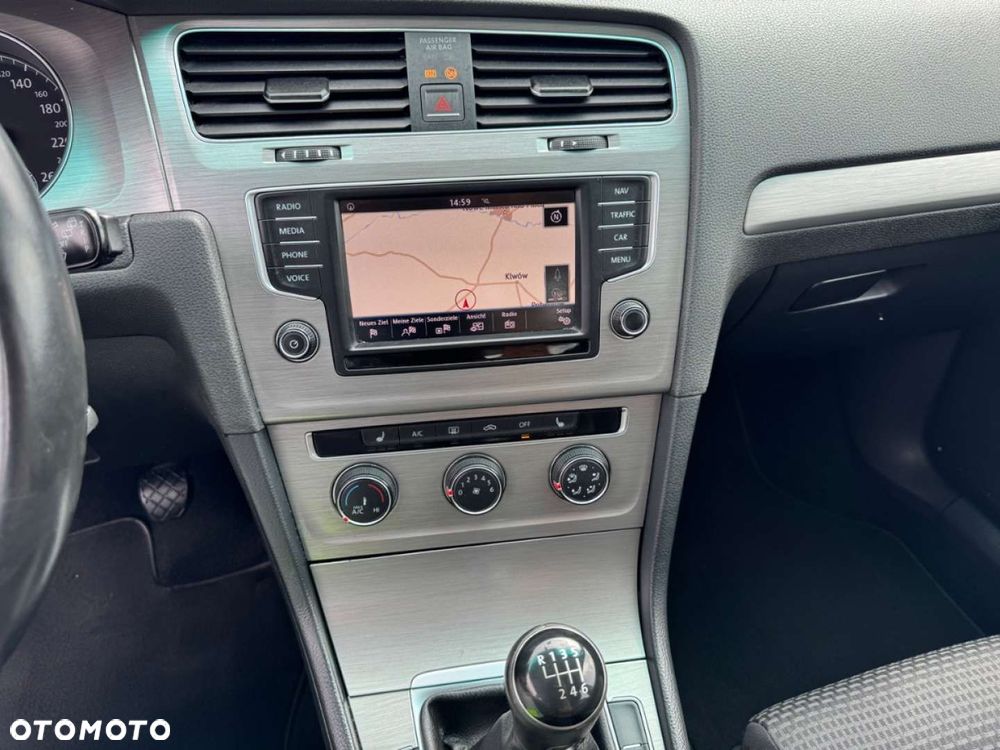 Volkswagen Golf - 18