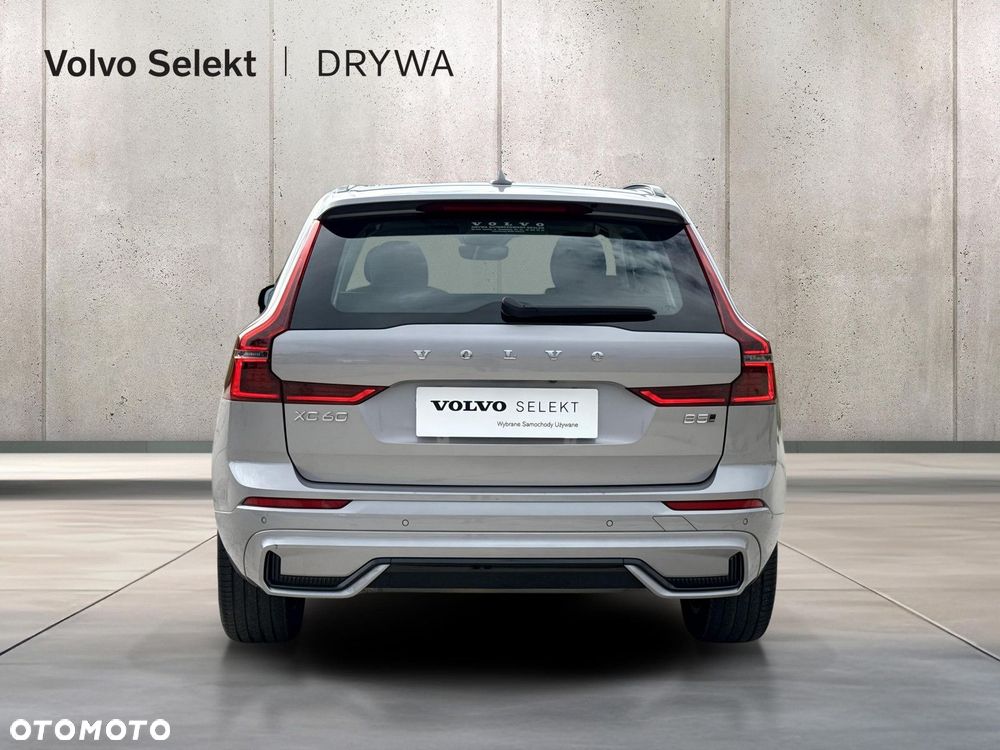 Volvo XC 60 B5 B AWD Plus Dark - 5