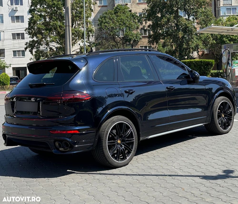 Porsche Cayenne - 6