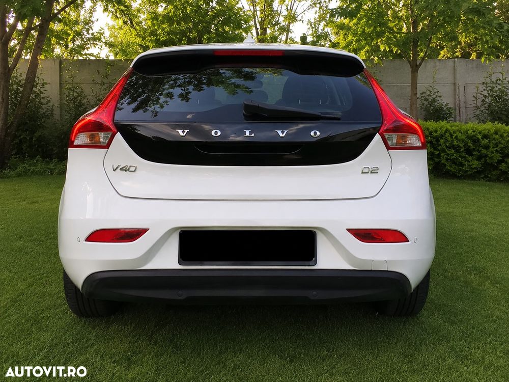 Volvo V40 D2 Momentum - 4