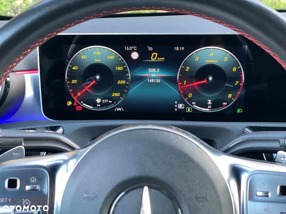 Mercedes-Benz CLA 180 AMG Line 7G-DCT - 21