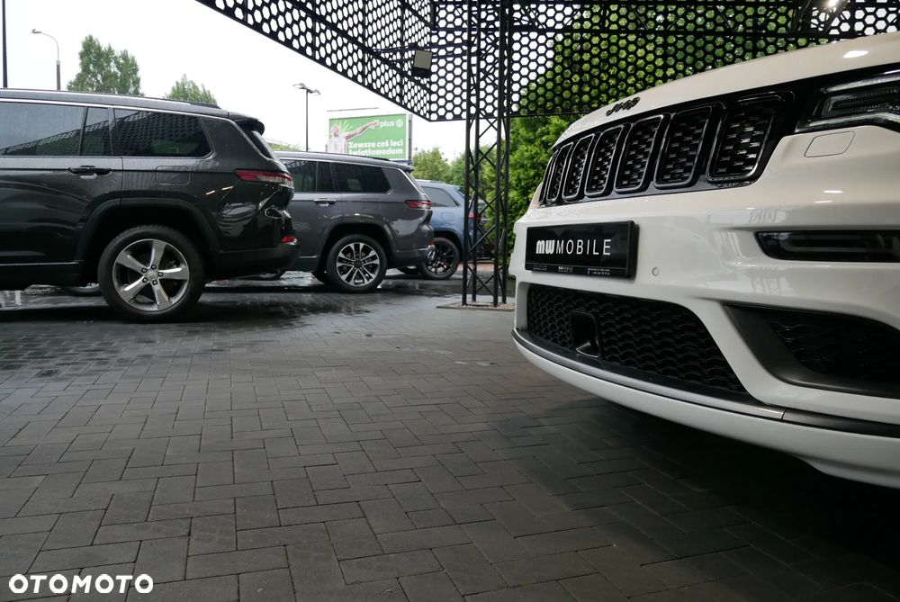Jeep Grand Cherokee - 34