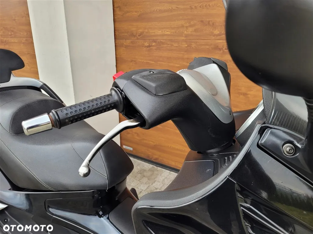 Piaggio Xevo - 2