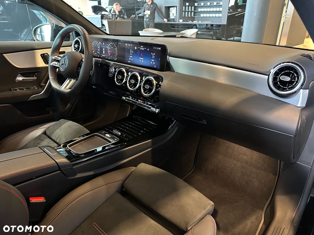 Mercedes-Benz Klasa A 200 AMG Line 7G-DCT - 15