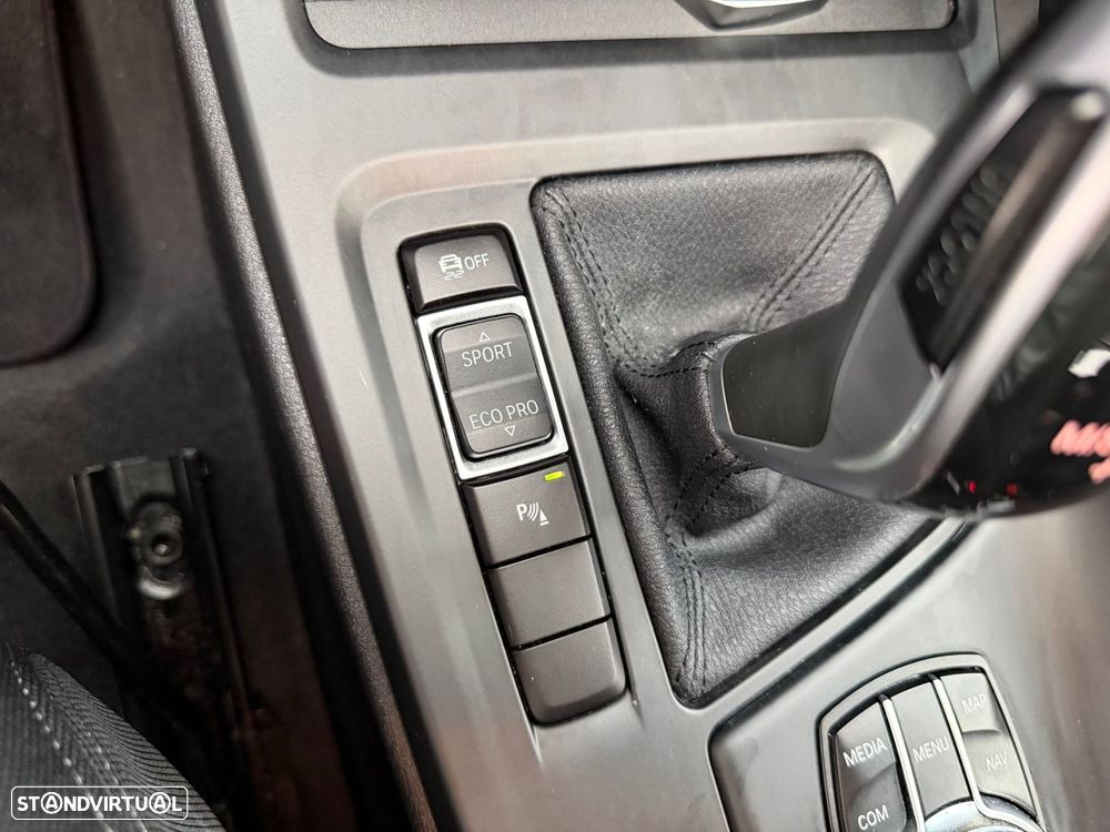 BMW X1 16 d sDrive Auto Line Sport - 17