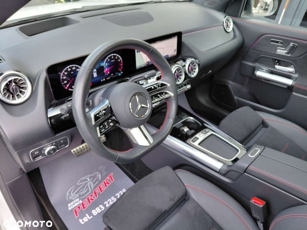 Mercedes-Benz GLA - 13