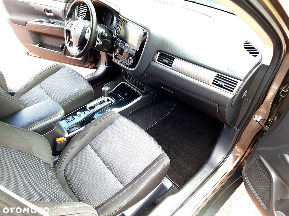 Mitsubishi Outlander 2.0 4WD CVT Plus - 11