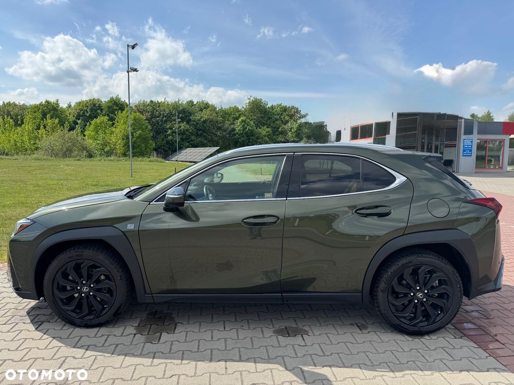 Lexus UX 250h F Sport 2WD - 3