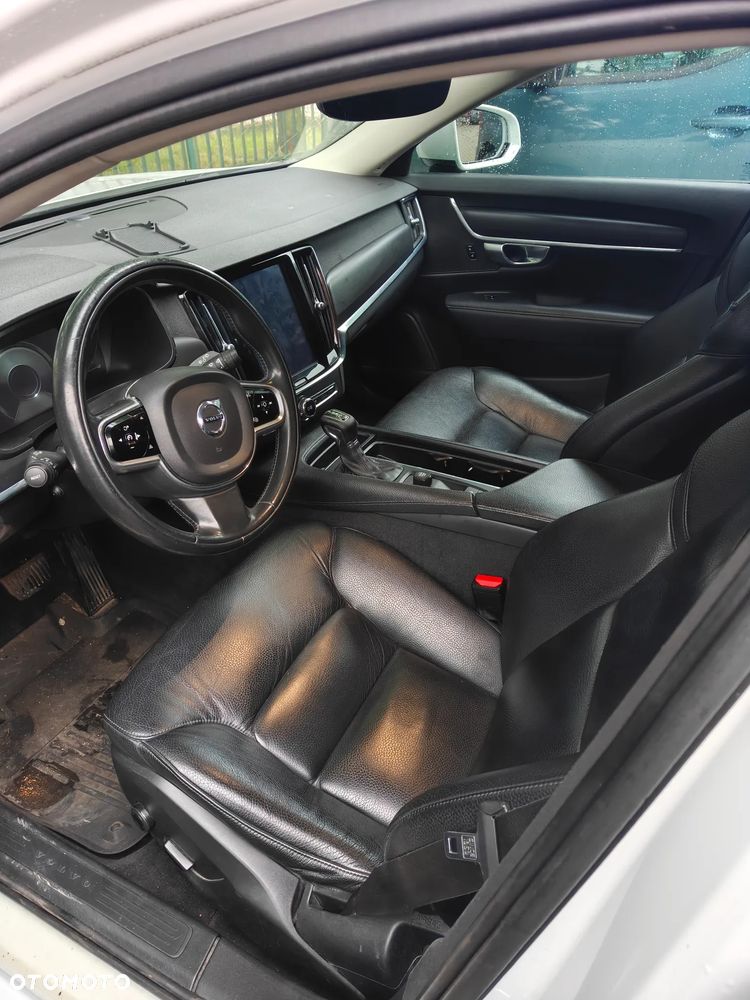Volvo V90 D3 Momentum - 24