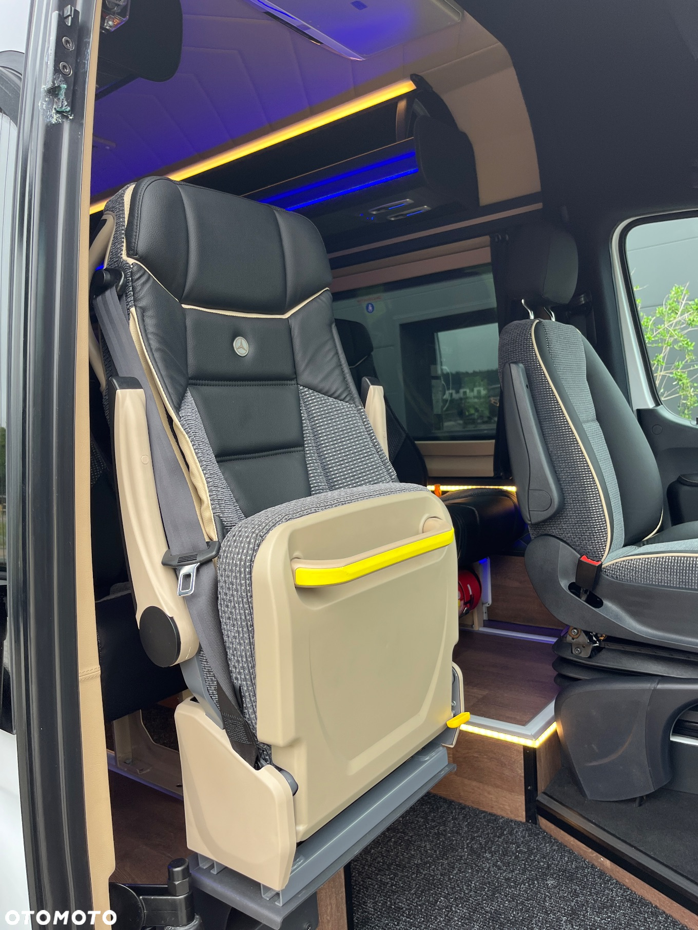 Mercedes-Benz Sprinter 519 - 13