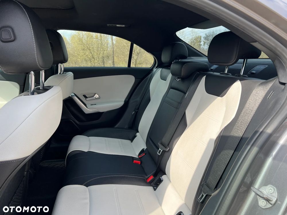 Mercedes-Benz Klasa A 220 4Matic 7G-DCT AMG Line - 19