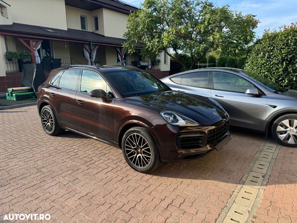 Porsche Cayenne - 1