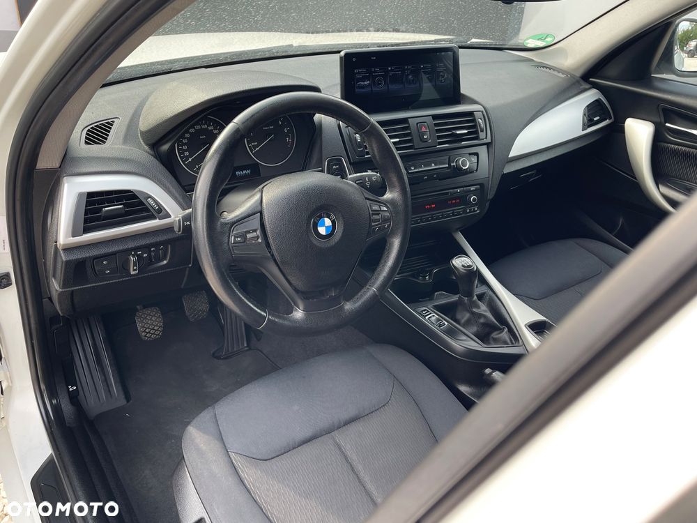 BMW Seria 1 118i Sport Line - 12