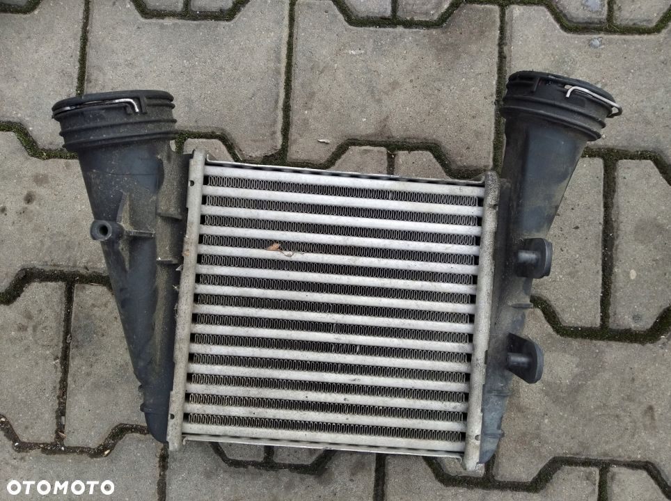 VW Passat B5 Audi intercooler prawy  2.5 TDI - 1