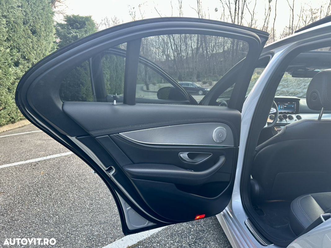 Mercedes-Benz E 220 d 4Matic T 9G-TRONIC AMG Line - 22