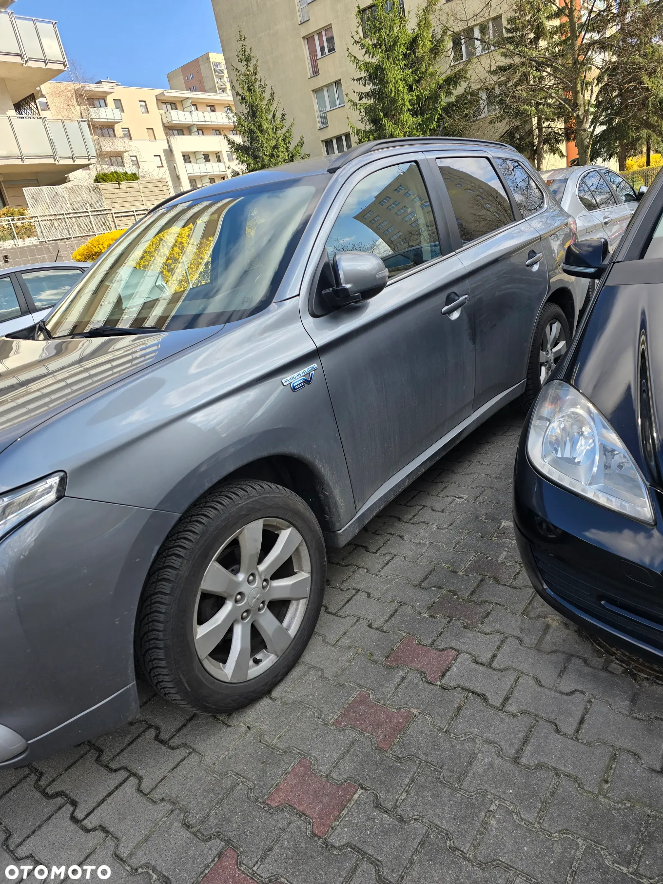 Mitsubishi Outlander 2.0 4WD Plug-In Hybrid Plus - 3