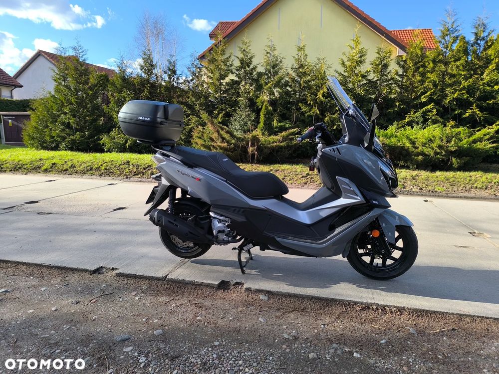 SYM CRUiSYM - 25