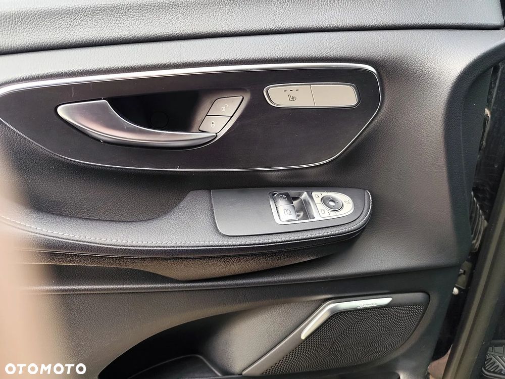 Mercedes-Benz Klasa V 300 d Extralang 4Matic 9G-TRONIC Avantgarde - 17