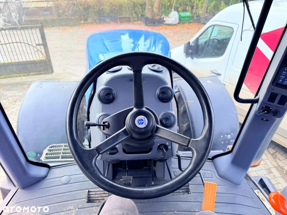 New Holland T8030 - 17