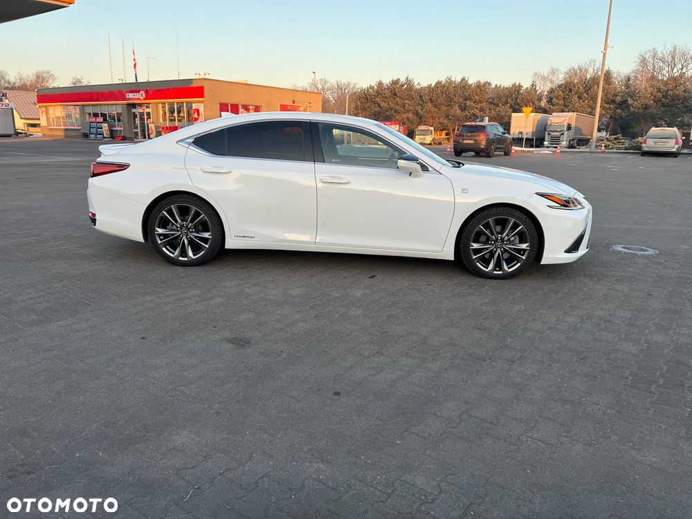 Lexus ES 300h F Sport - 5