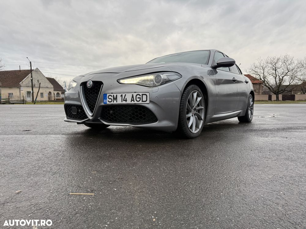 Alfa Romeo Giulia 2.2 AT8-Q4 Veloce - 3
