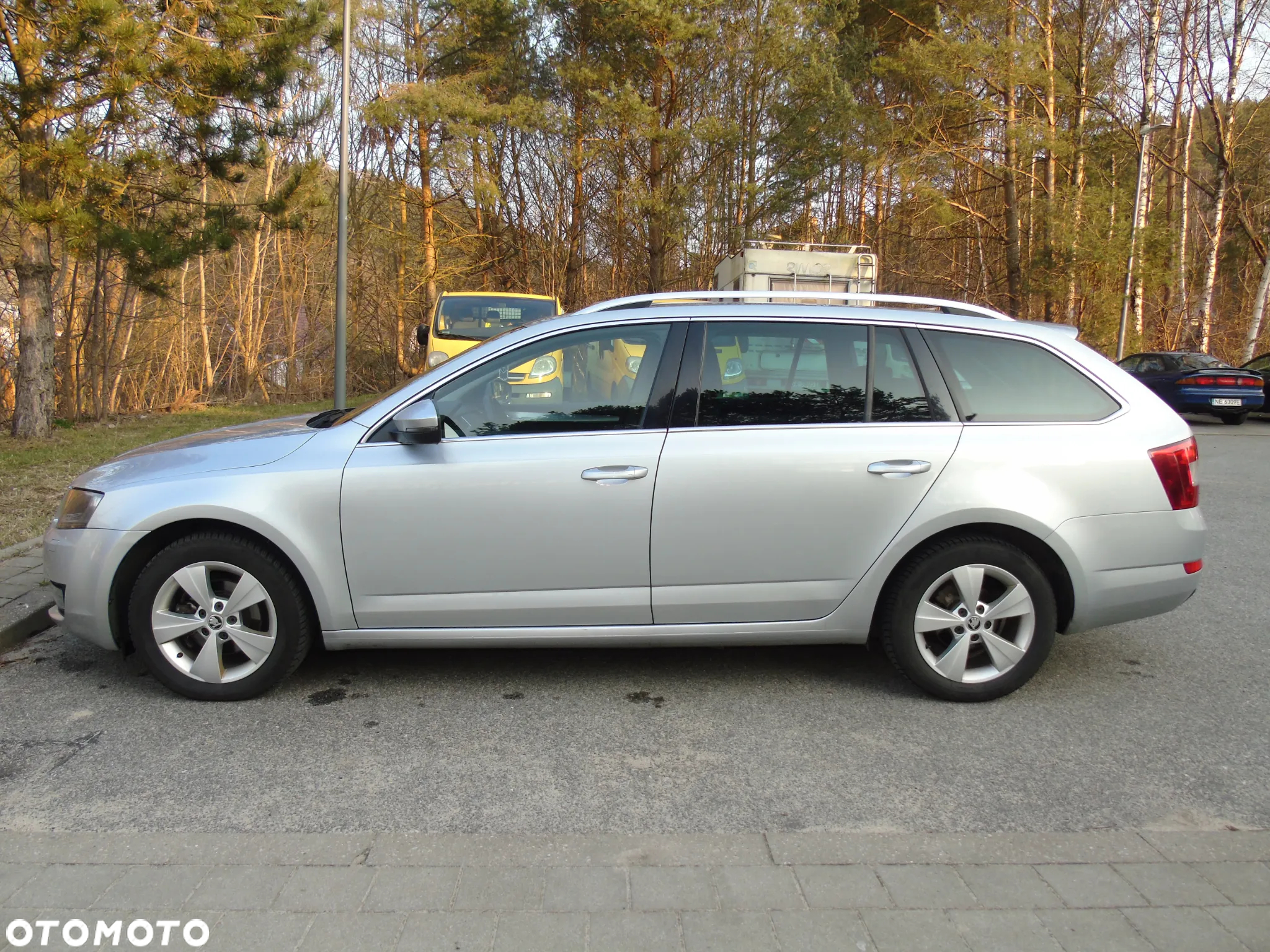 Skoda Octavia Combi 1.6 TDI DPF DSG Active - 3