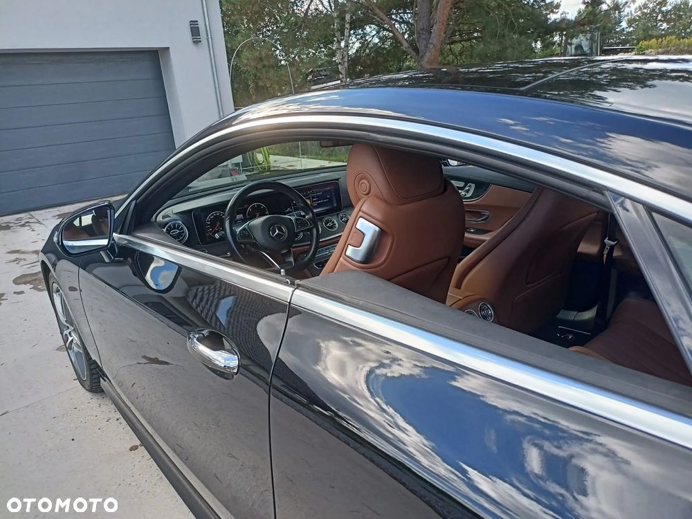 Mercedes-Benz Klasa E 220 d Coupe 4-Matic 9G-TRONIC - 24
