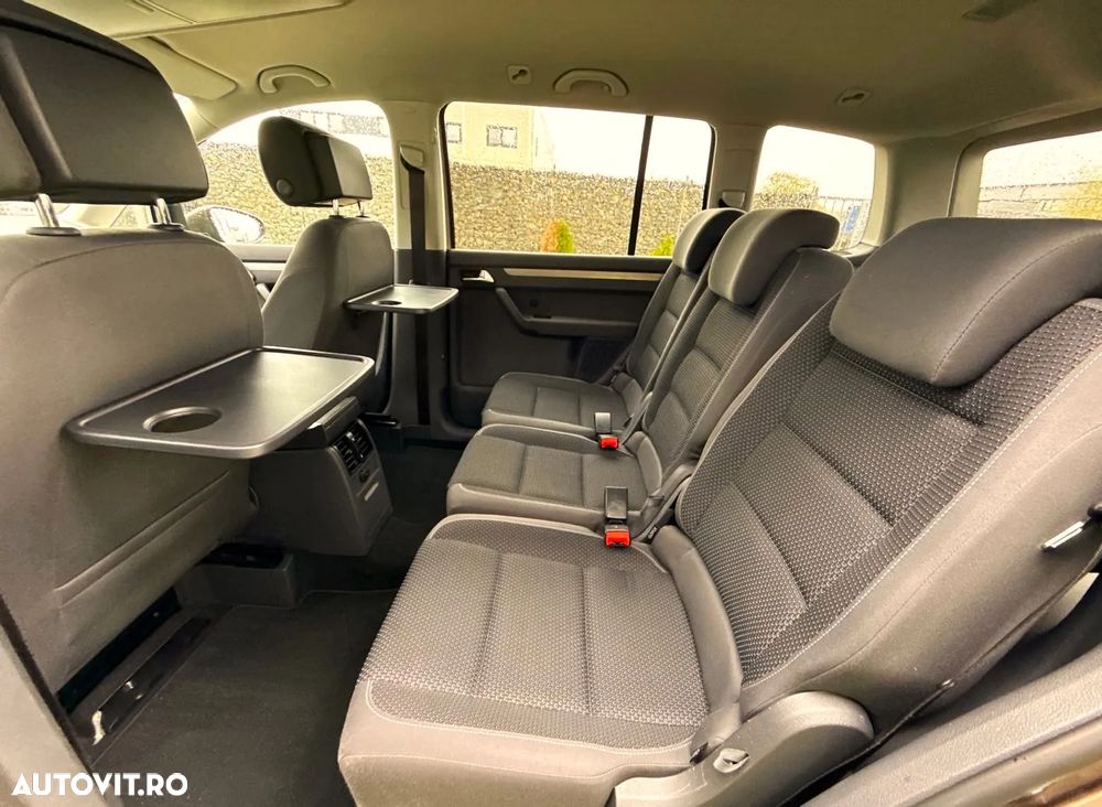 Volkswagen Touran 1.6 TDI DPF BlueMotion Technology Highline - 20