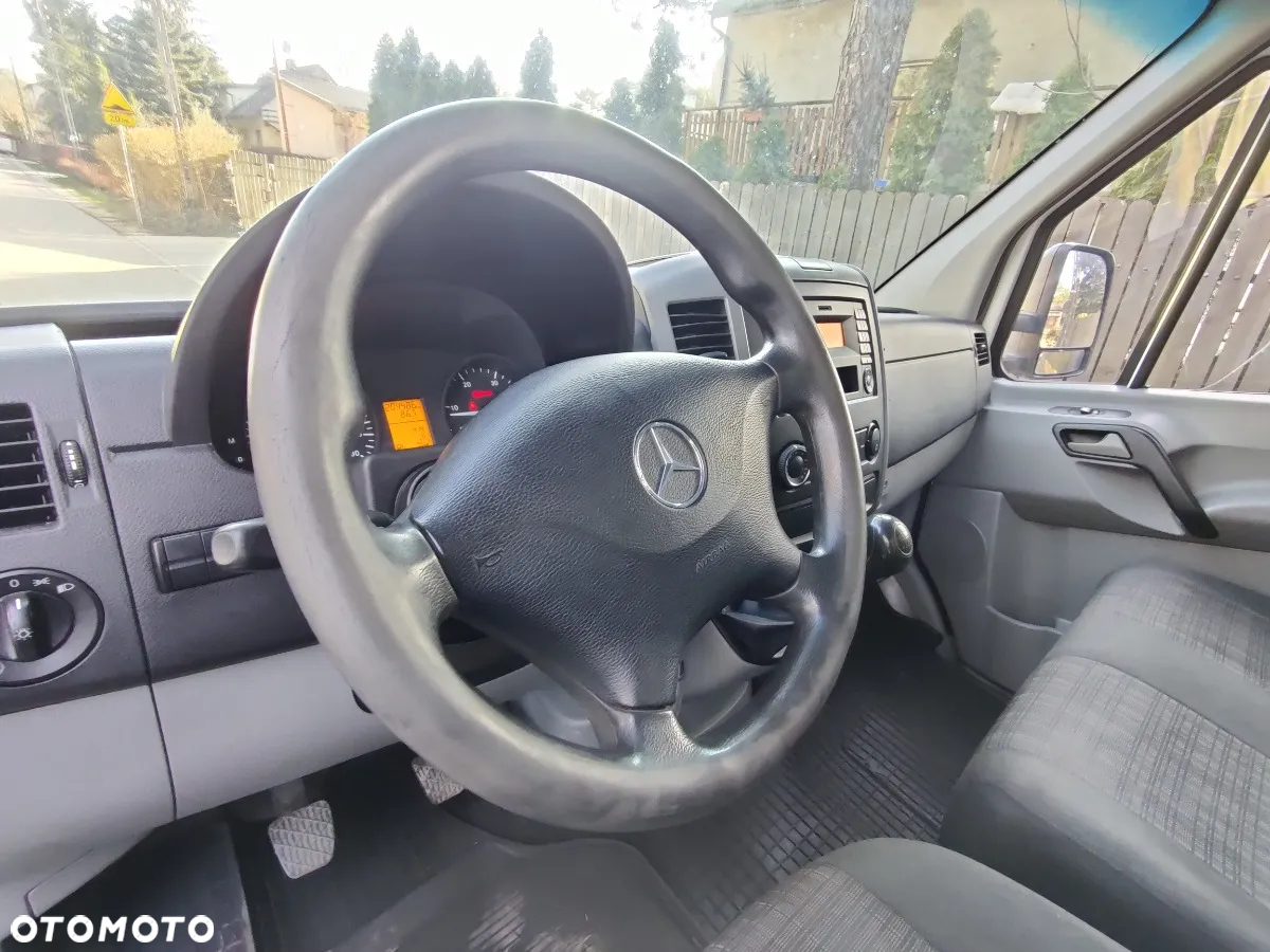 Mercedes-Benz Sprinter - 24