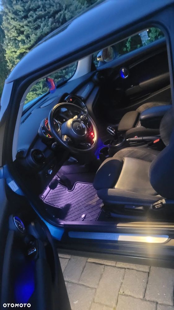 MINI Cooper Standard - 3