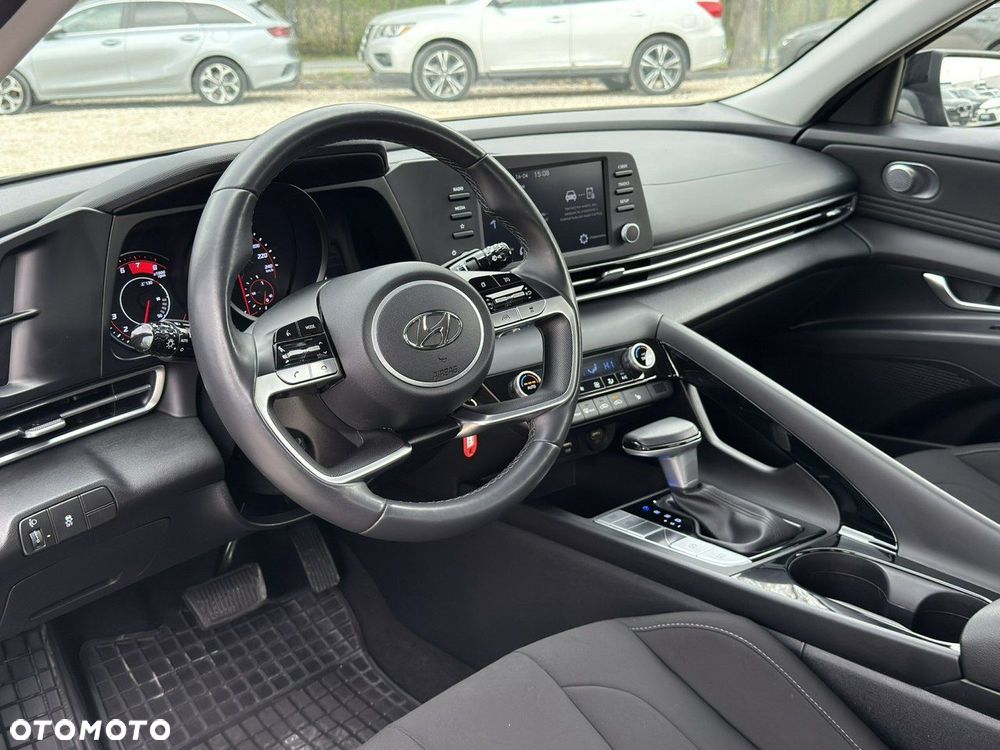 Hyundai Elantra - 14