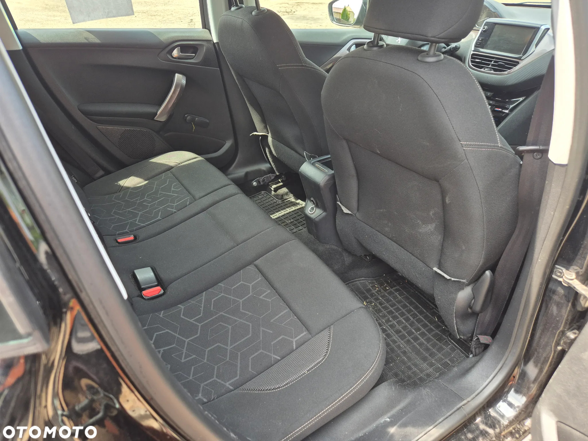 Peugeot 2008 - 9