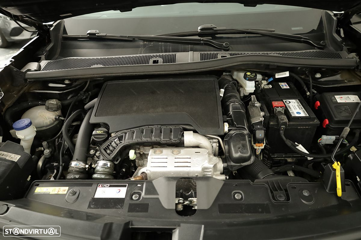 Peugeot 2008 1.2 PureTech GT EAT8 - 23