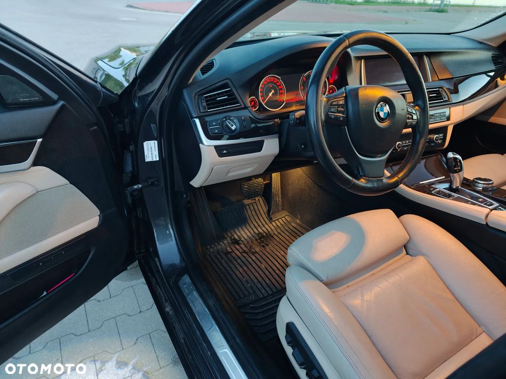 BMW Seria 5 525d xDrive Luxury Line - 14