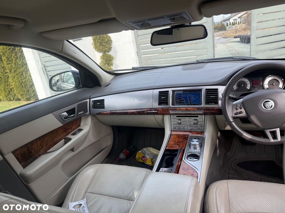 Jaguar XF 3.0 V6 Portfolio - 16