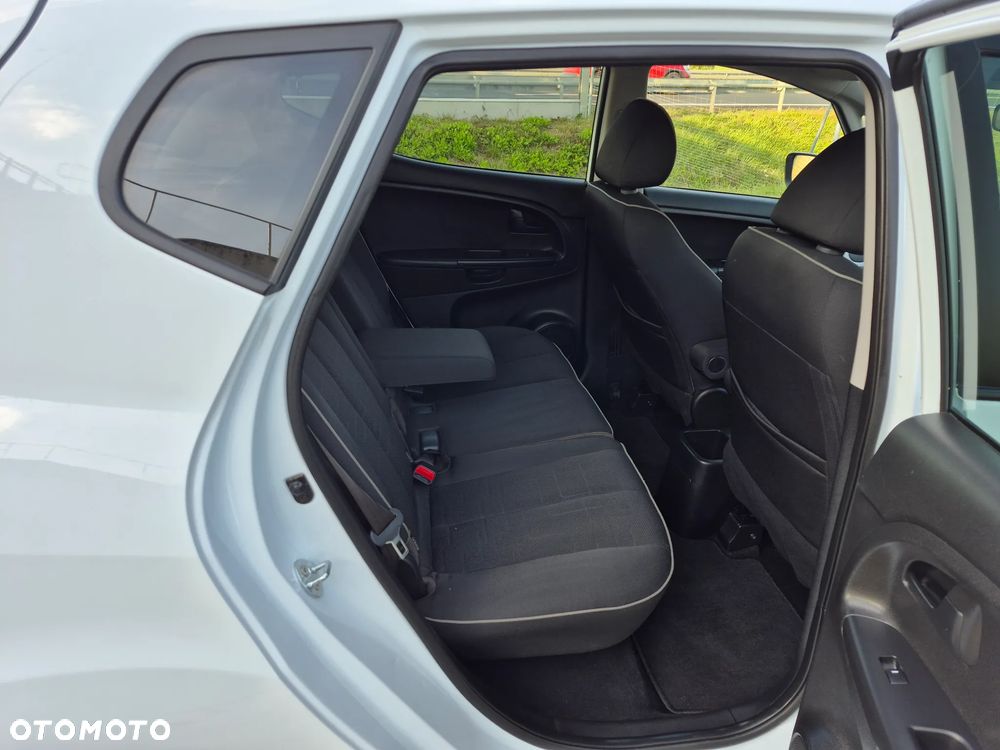 Kia Venga - 10
