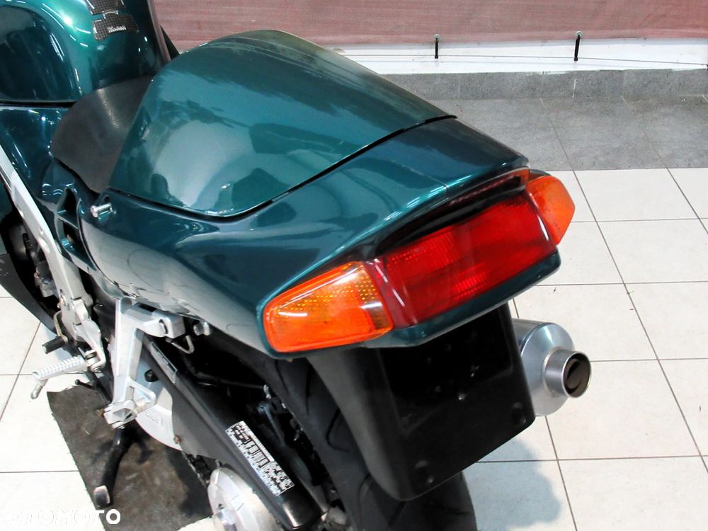 Honda VFR - 21