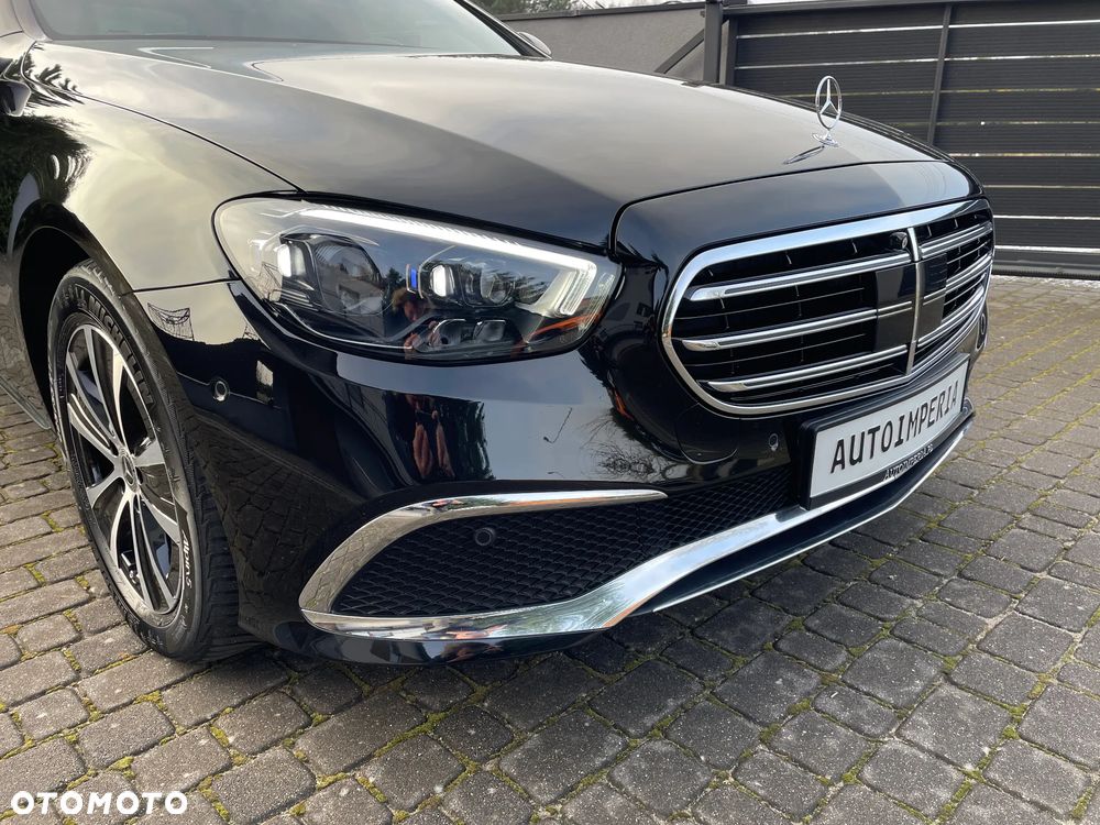 Mercedes-Benz Klasa E 220 d 4Matic 9G-TRONIC Exclusive - 2