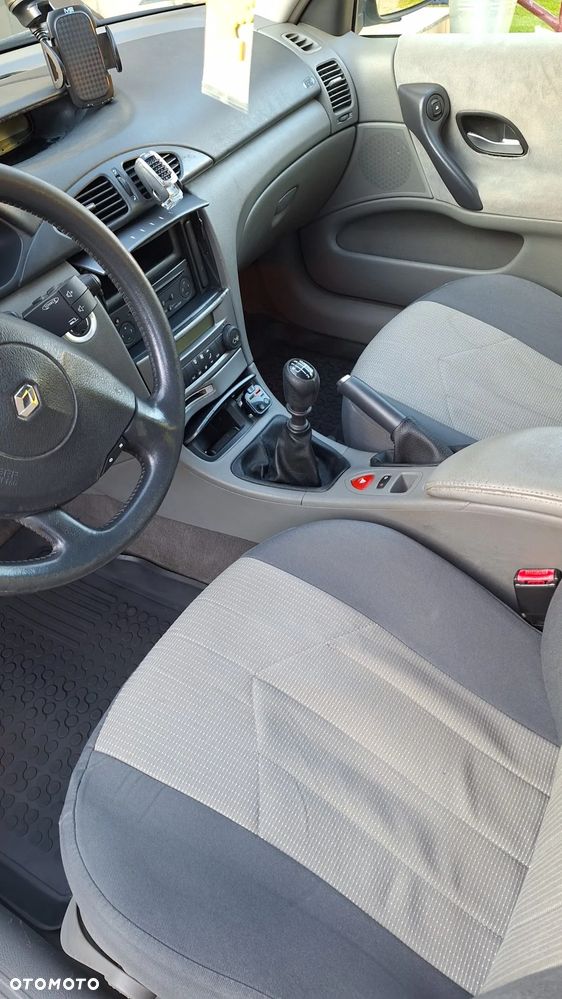 Renault Laguna 1.9 dCi Confort Authentique - 10