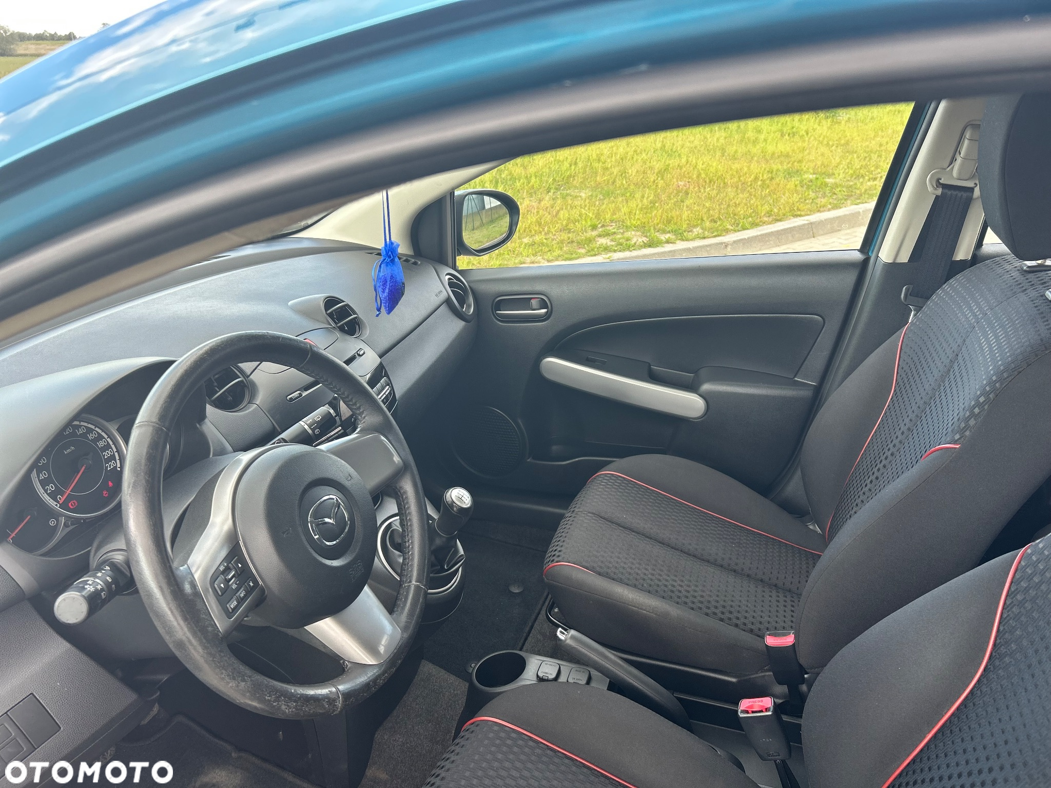 Mazda 2 - 10