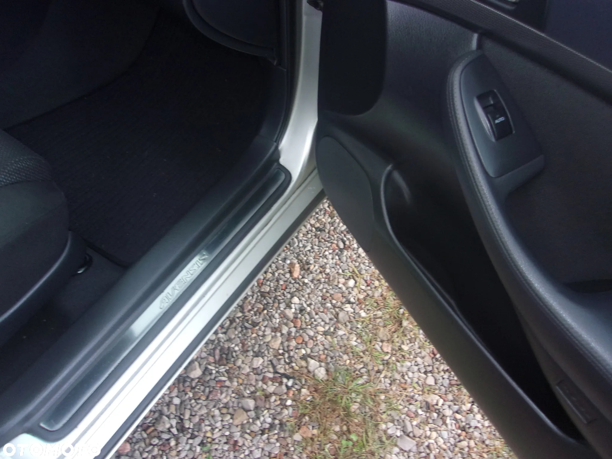 Toyota Avensis 1.8 VVT-i Combi Travel - 12