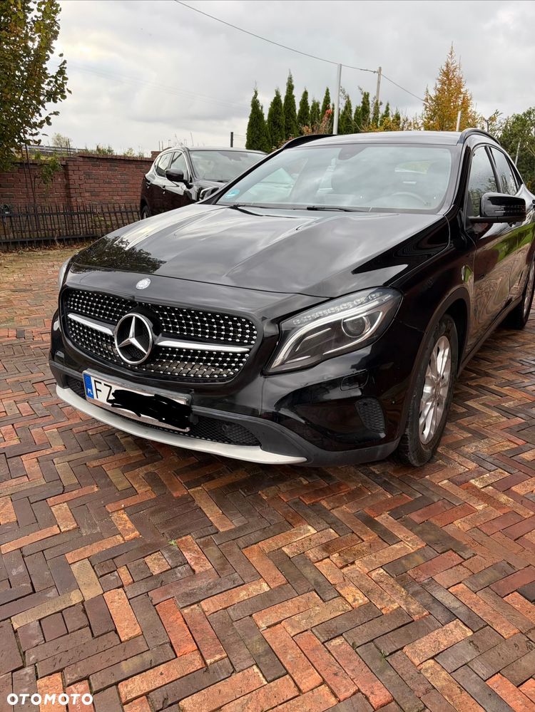 Mercedes-Benz GLA 180 d 7G-DCT - 13