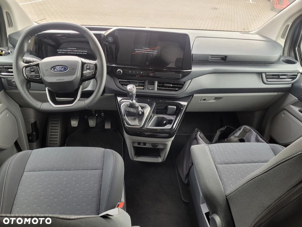Ford Tourneo Custom - 14