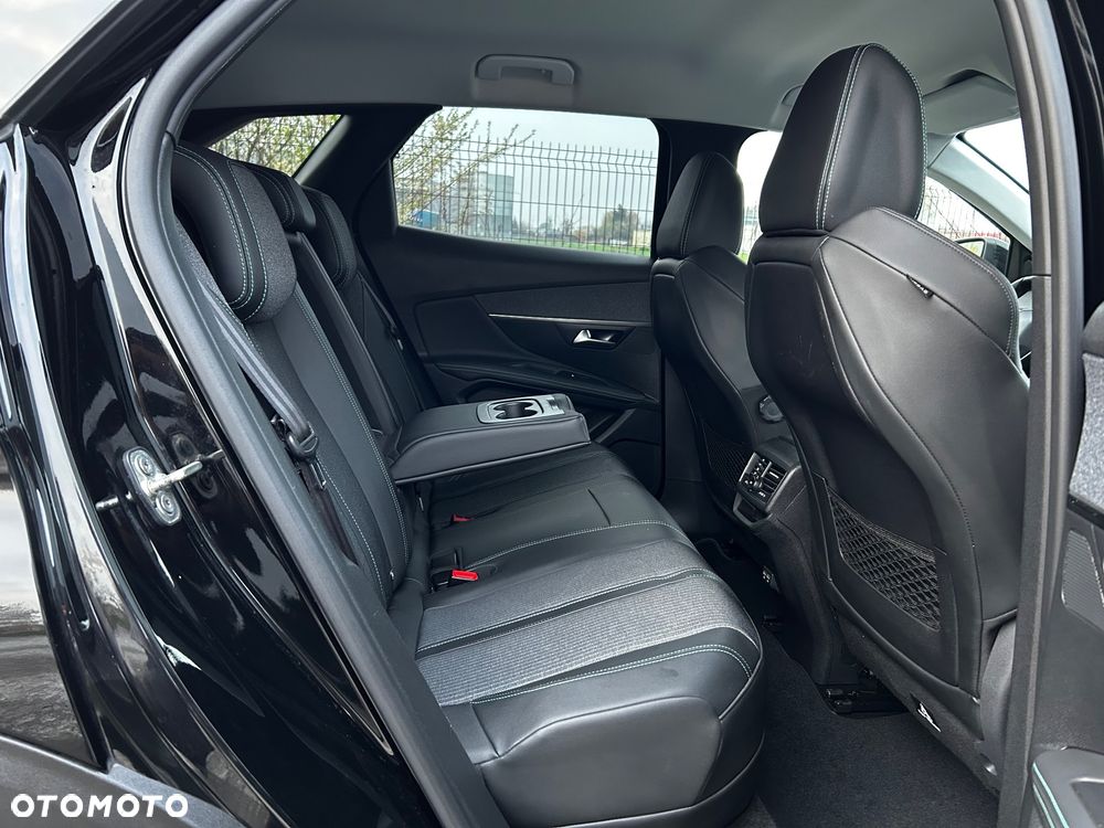 Peugeot 3008 1.6 PureTech Hybrid4 PHEV Allure Pack S&S EAT8 - 35