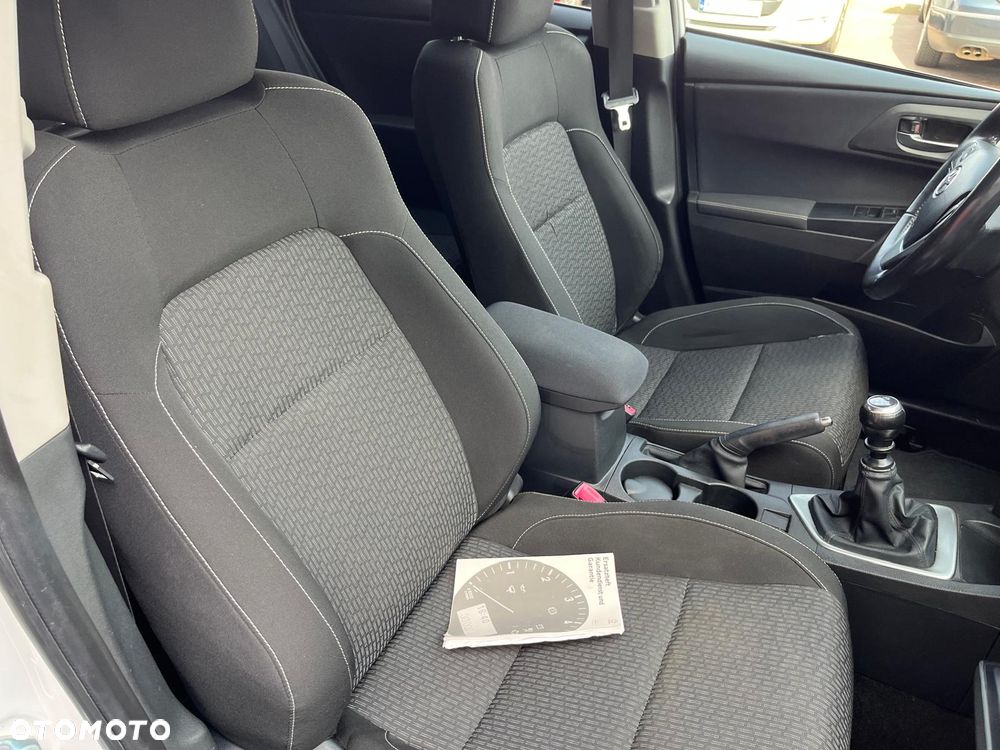 Toyota Auris 2.0 D-4D Comfort - 22